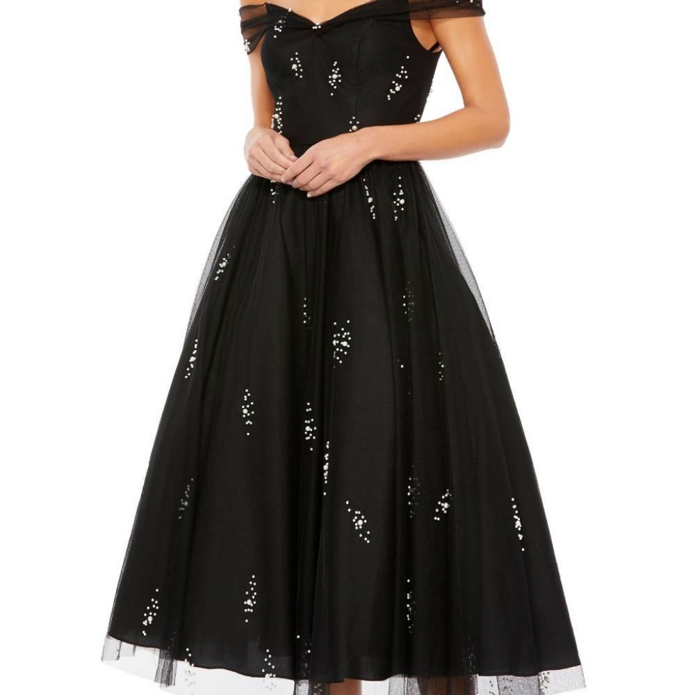 Mac Duggal 26498 Size 10 Black Silver Prom Gown with Flutter Sleeves